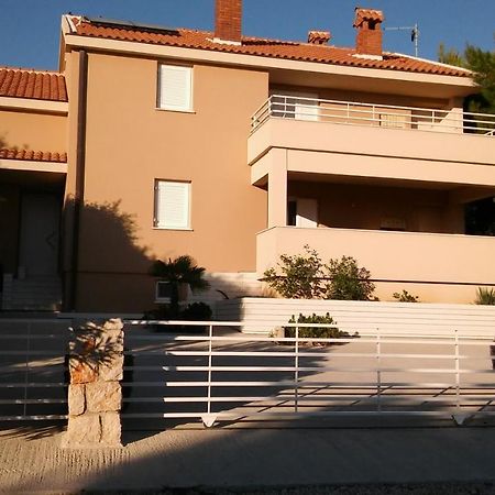 Apartmani Vrancic Mandre Exterior photo